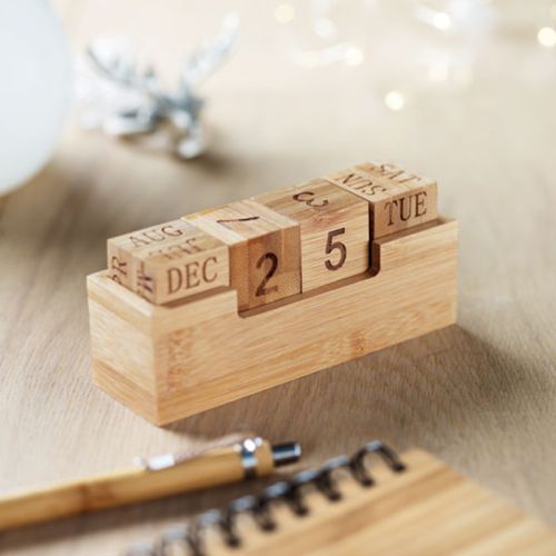 Bamboo desk calendar - Image 4